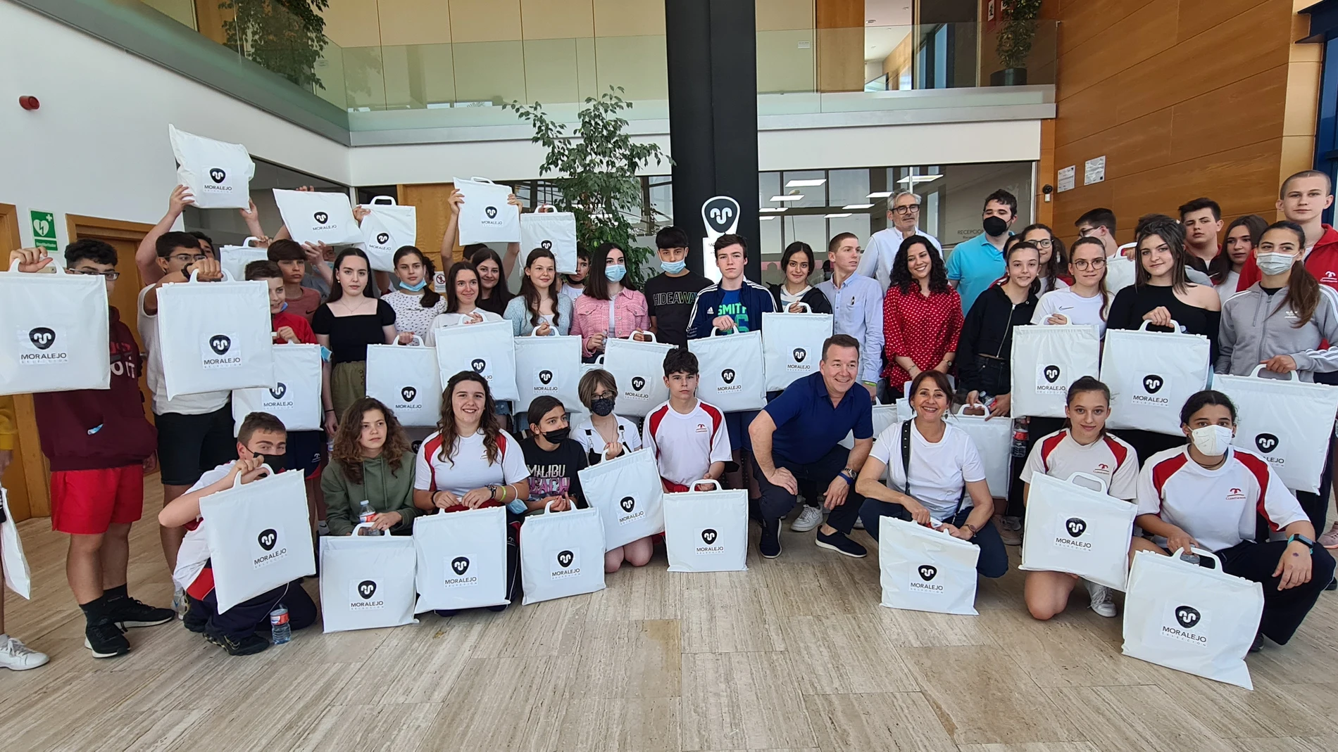 Visita realizada este pasado jueves por un grupo de estudiantes del Colegio Corazón de María de Zamora a las instalaciones de la empresa Moralejo Selección en Arcenillas (Zamora).