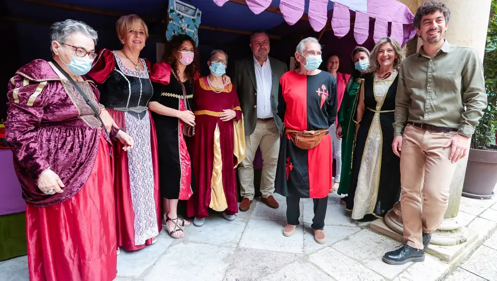 El presidente de la Diputación de León, Eduardo Morán, inaugura la Fiesta Medieval de los centros asistenciales