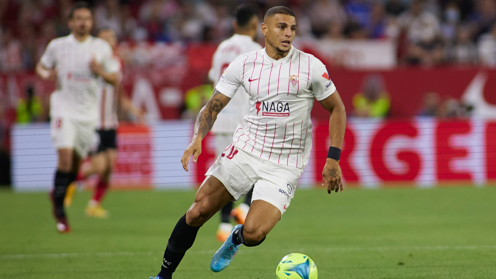 Diego Carlos con el Sevilla.