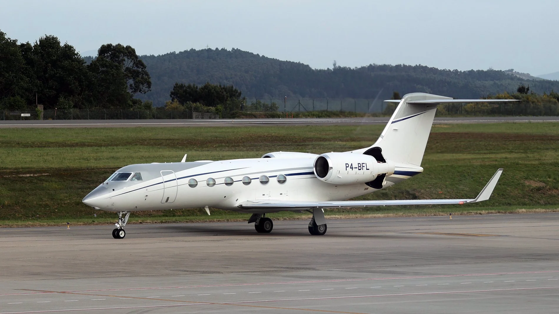 Un avión privado en el aeropuerto de Vigo