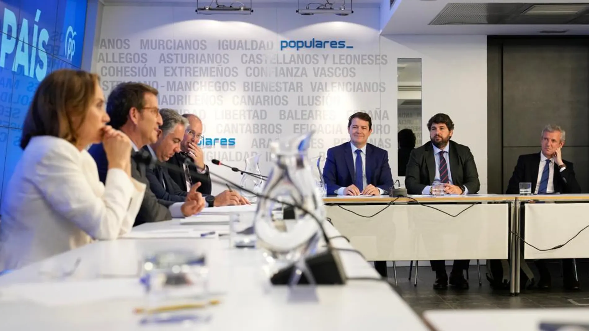 Fernández Mañueco participa en la reunión del Comité Ejecutivo Nacional del PP presidido por Feijóo
