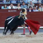 El diestro Roca Rey durante la corrida de la Feria de San Isidro celebrada este miércoles en la plaza de toros de Las Ventas,