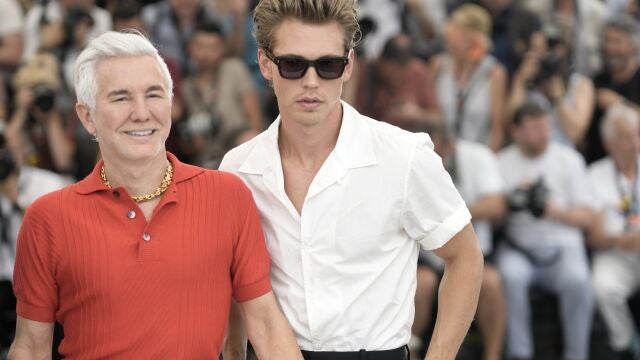 Baz Luhrmann (izda.) y Austin Butler, en la alfombra roja de Cannes