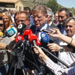 El presidente de la Generalitat, Ximo Puig, visita el embalse del Rollo, en Aspe (Alicante), con motivo de la entrada de agua de la transferencia Júcar-Vinalopó autorizada para 2022