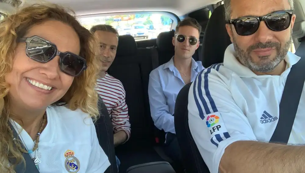 Marcos y Patty, en el coche, con sus dos acompañantes franceses