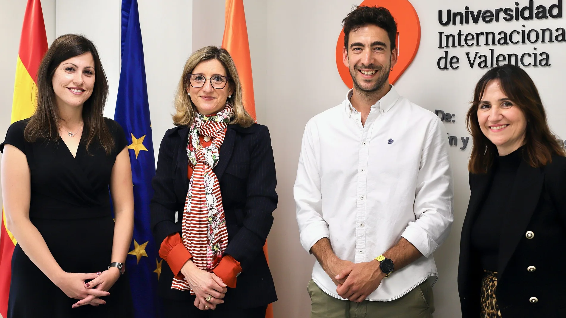 A la firma del acto acudieron la Dra. Eva Mª Giner Larza, Rectora de VIU; la Vicedecana de Posgrado de la Facultad de Ciencias de la Educación, Tatiana Jordá Fabra; Samuel Romero Aporta, director de Proyectos y Relaciones Institucionales de Asindown y Gloria Moya, directora de Desarrollo de la Facultad de Ciencias de la Educación