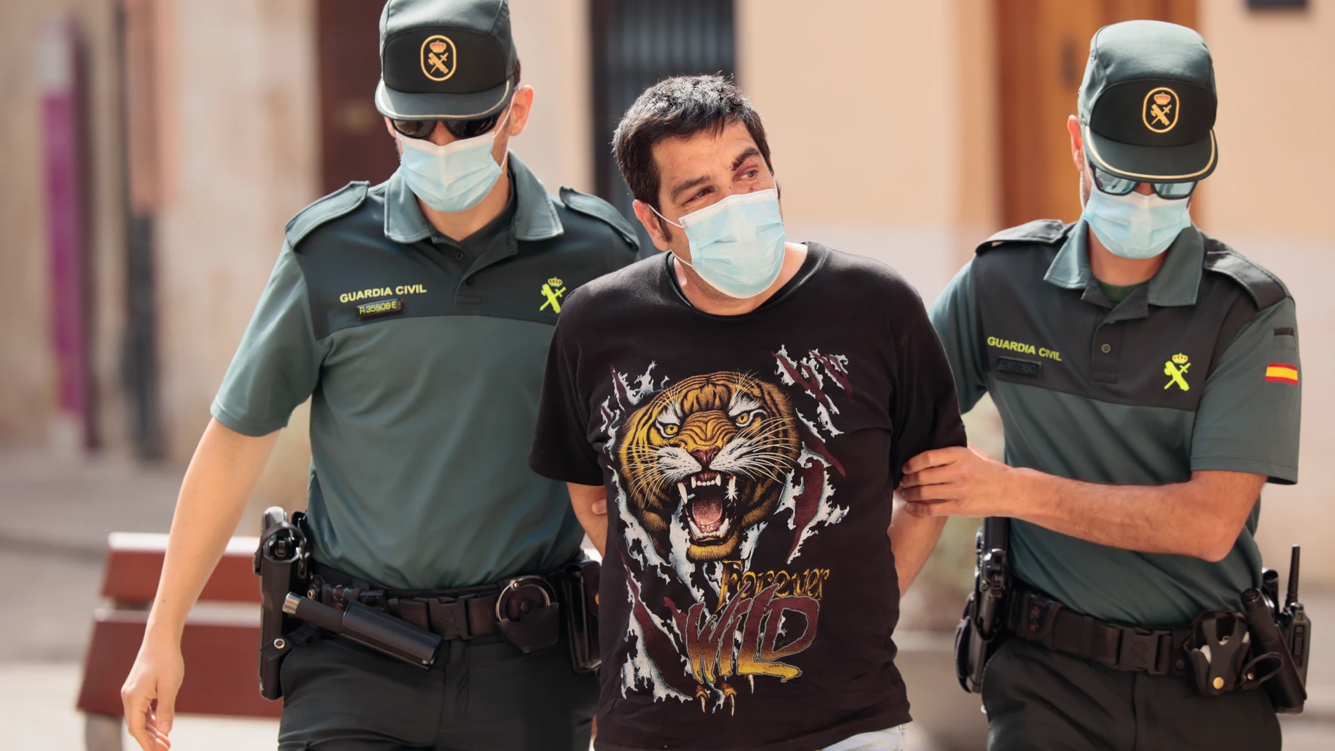 El hombre detenido por el atropello mortal a una pareja de 31 y 33 años en la localidad valenciana de Canals la madrugada del domingo ha sido puesto a disposición del juzgado de Xàtiva una vez han finalizado las diligencias policiales.EFE/ Biel Aliño
