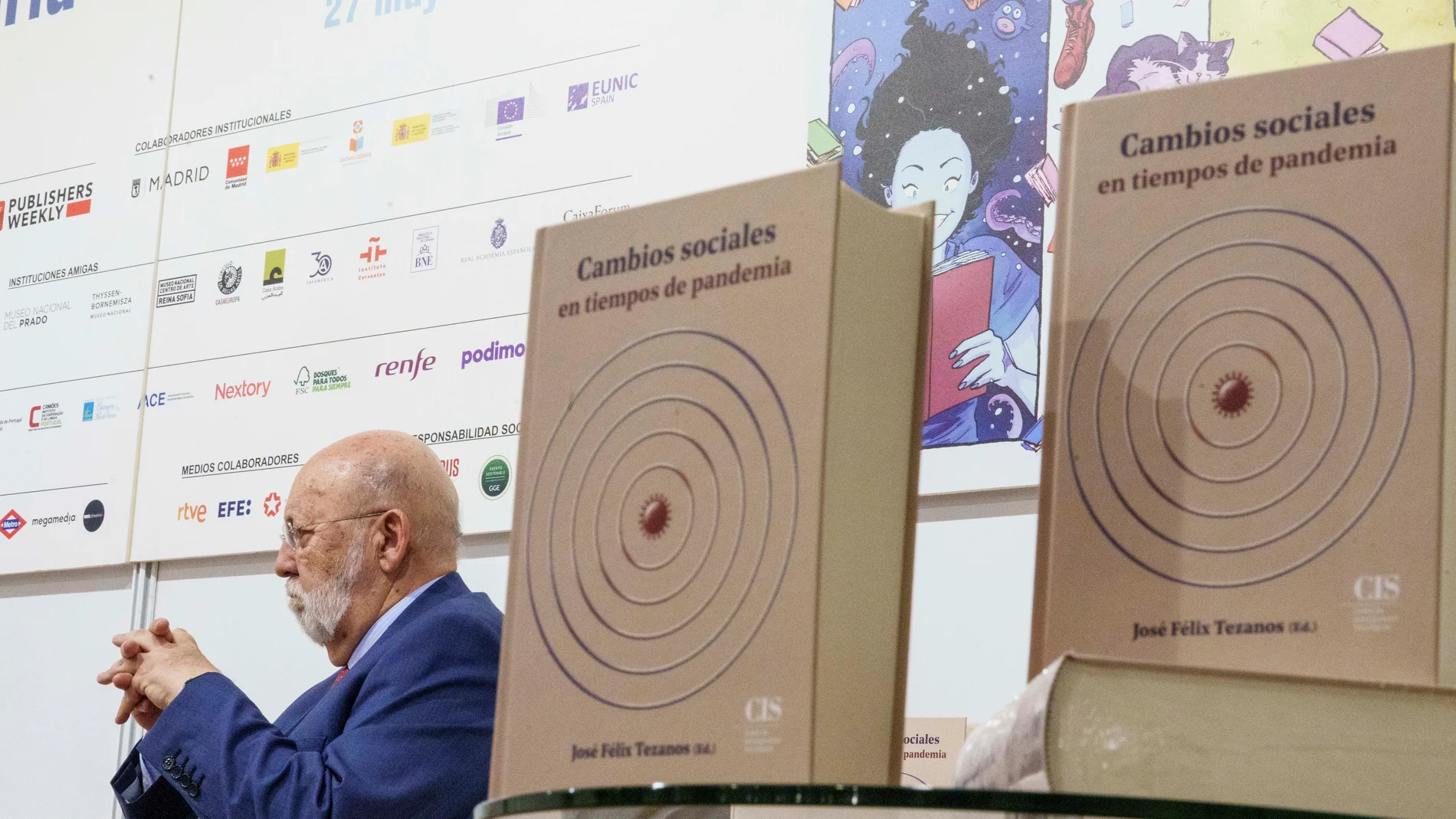 Jose Felix Tezanos presenta libro en la feria del libro de Madrid