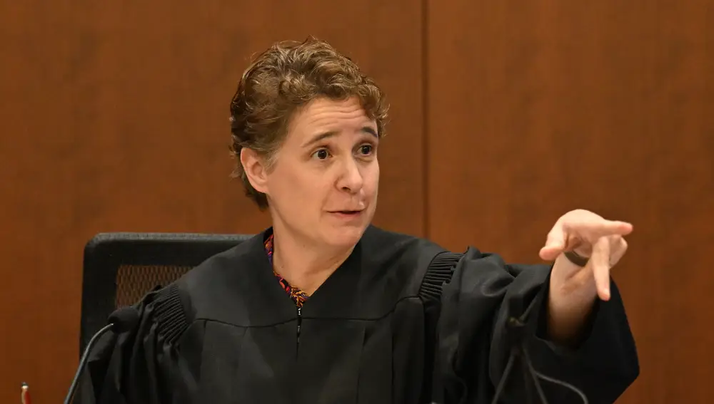 La jueza Penney Azcarate lleva el caso de Deep contra Head