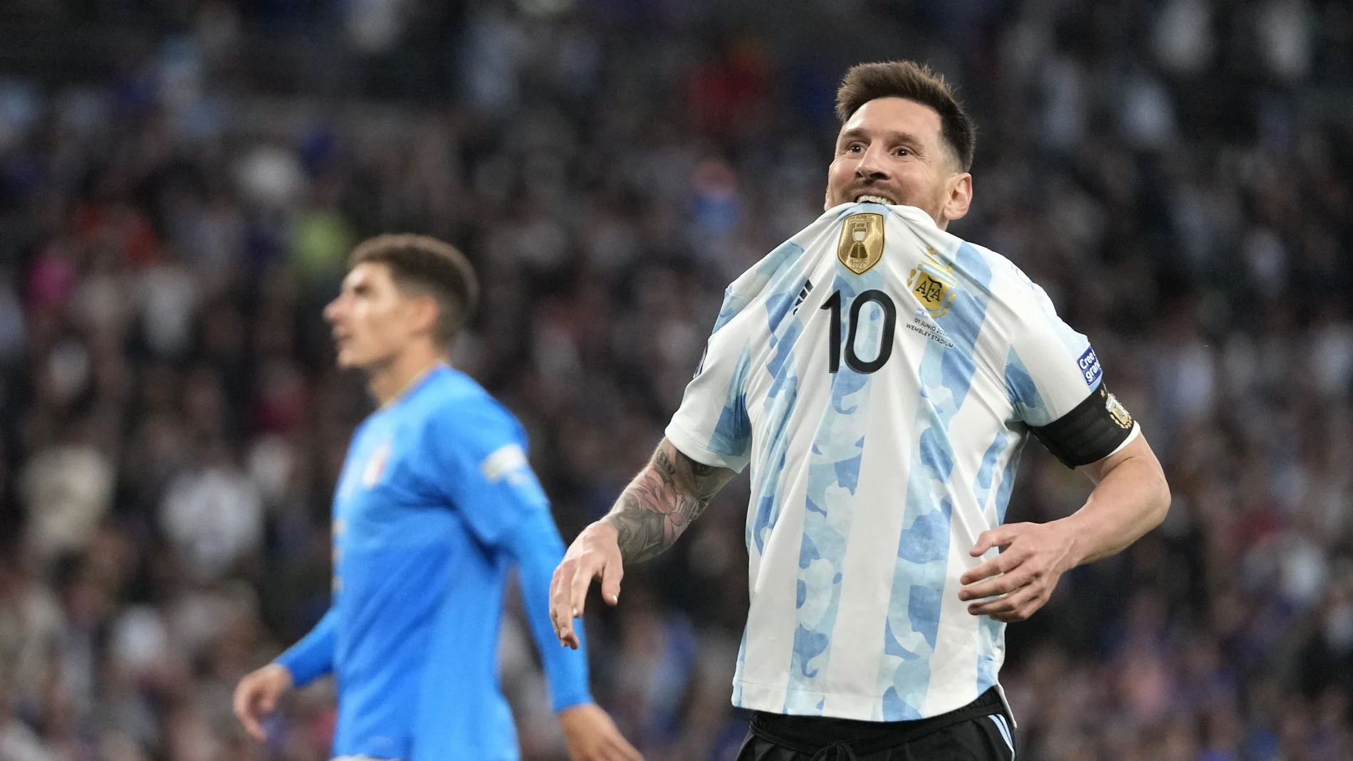 Messi se lamenta después de que Donnarumma evitara su gol