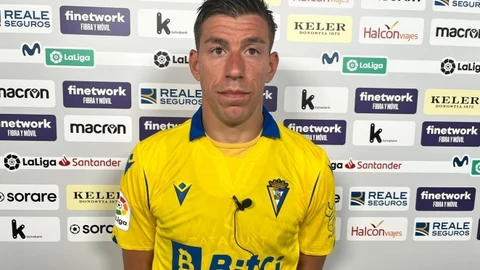 Rubén Alcaraz con el Cádiz.