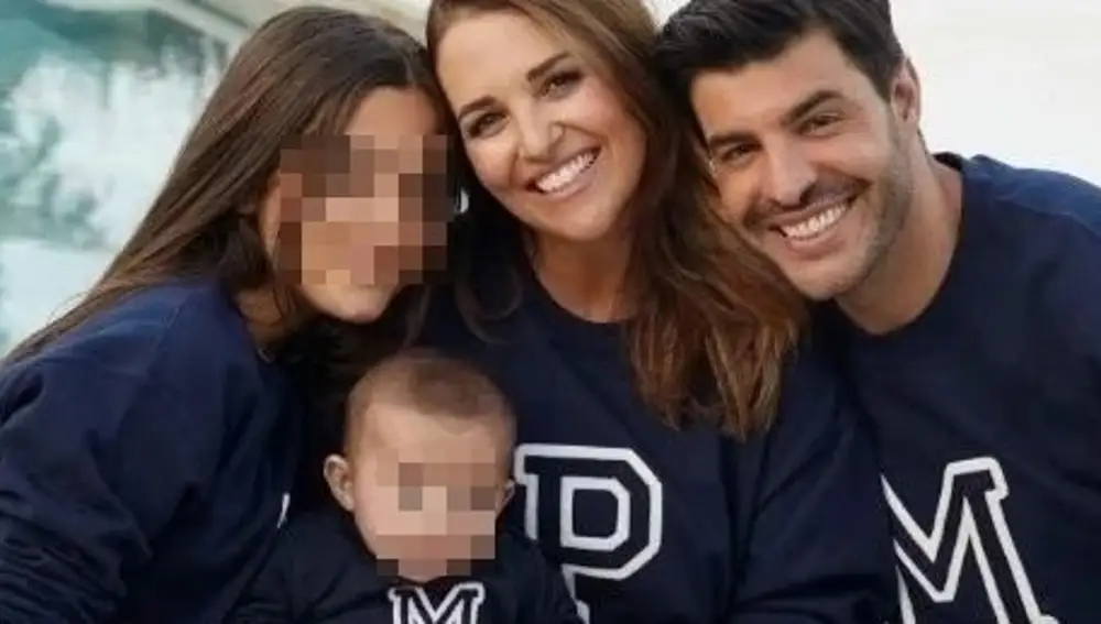 Paula Echevarría junto a su pareja, Miguel Torres, y sus hijos: Daniella Bustamante y Miki Torres