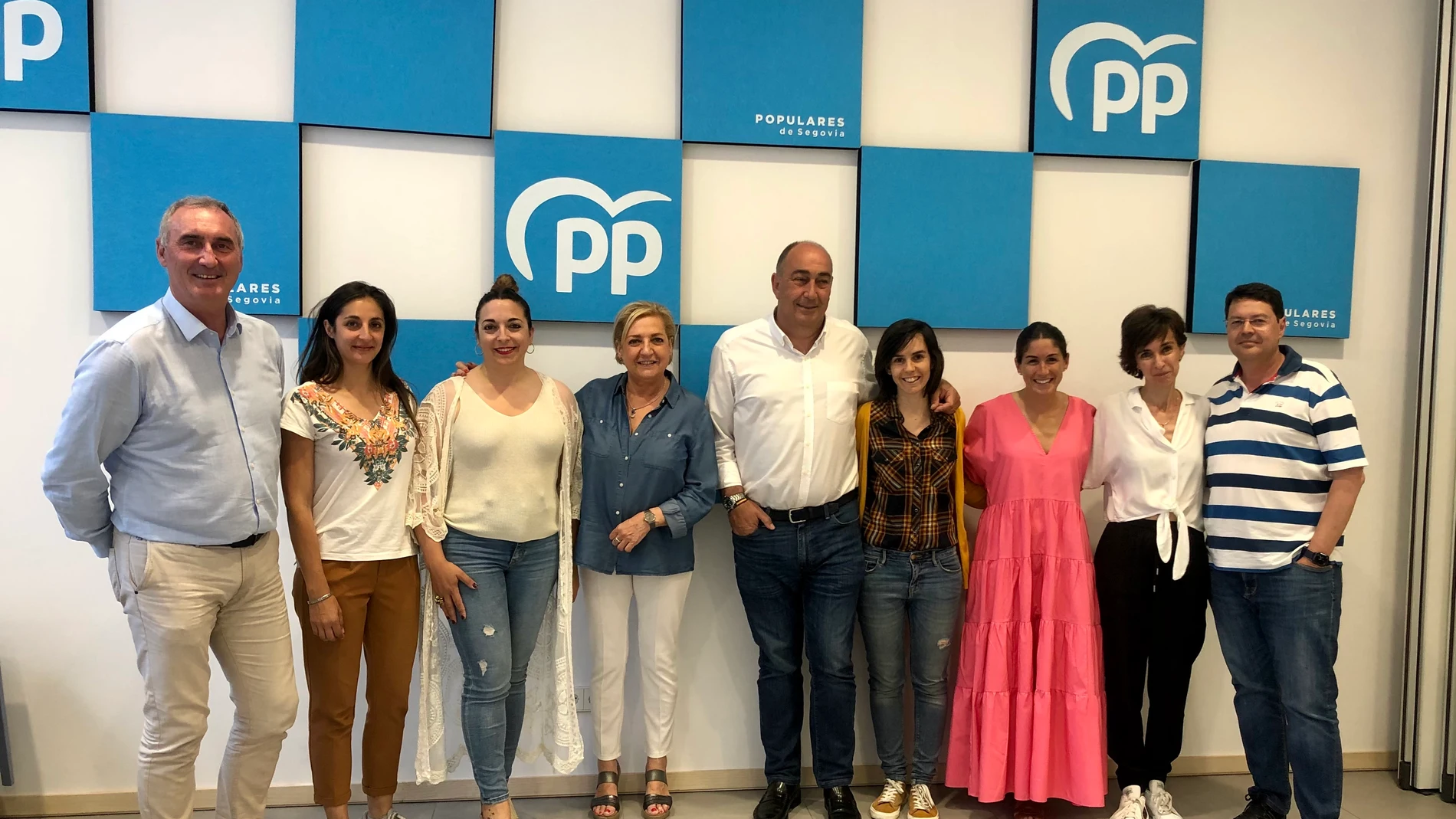 La dirección del PP de Segovia encabezada por la presidente Paloma Sanz y el secretario provincial Miguel Ángel de Vicente, realiza una jornada de trabajo