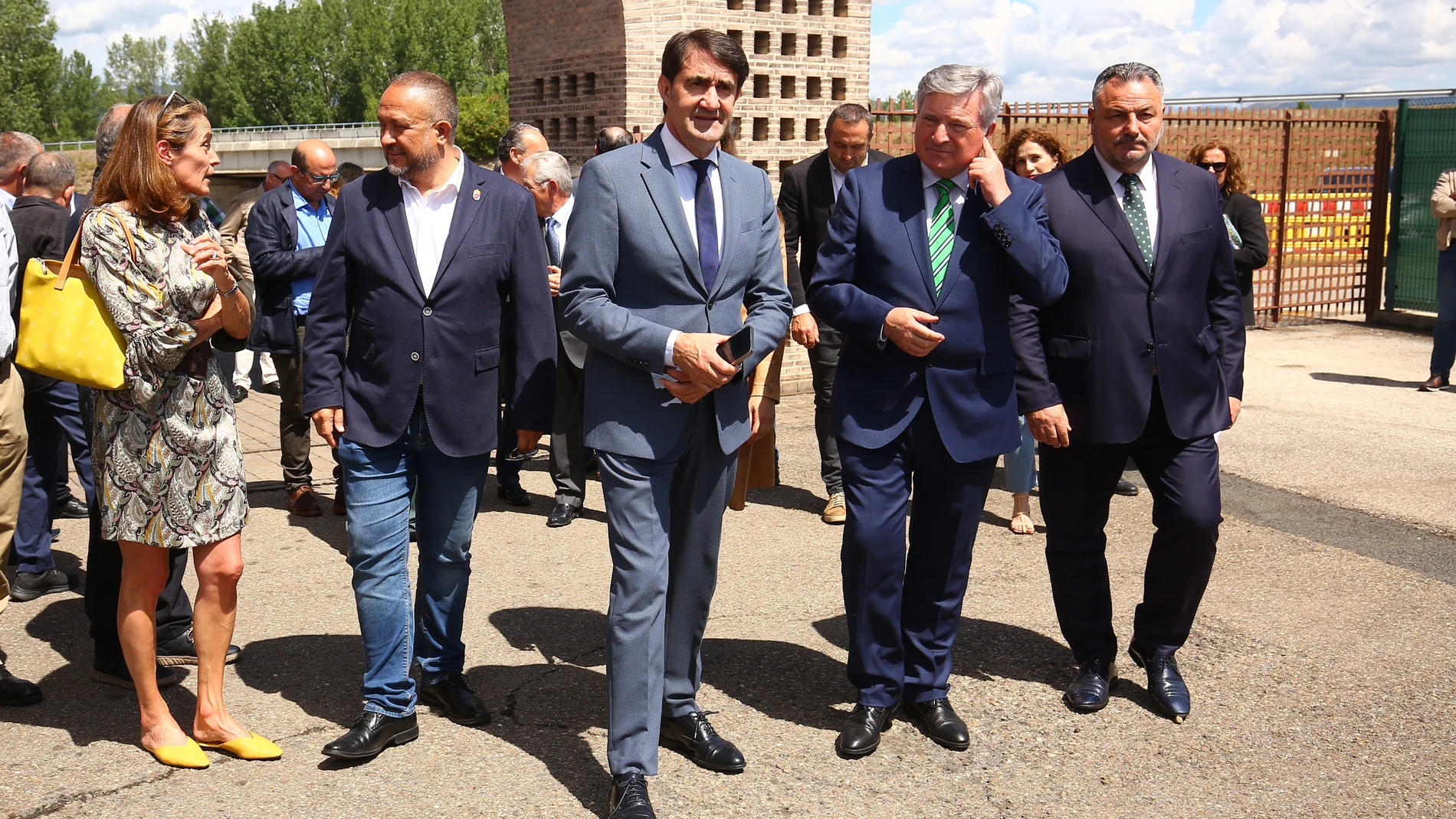 El consejero de Medio Ambiente, Vivienda y Ordenación del Territorio, Juan Carlos Suárez-Quiñones, participa en la inauguración de la XXVI Feria del Bierzo