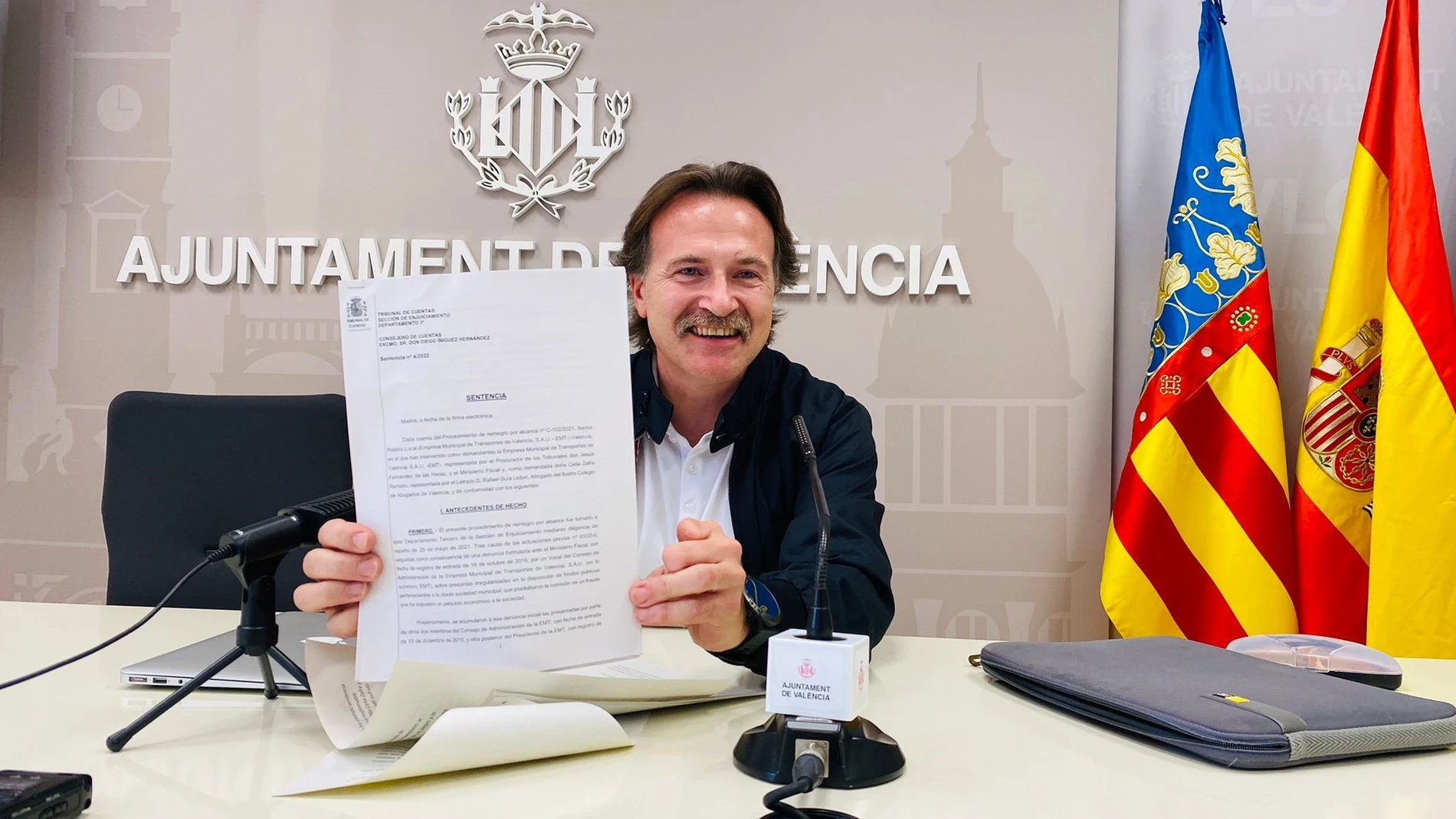 El concejal de Movilidad y presidente de EMT València, Giusepe Grezzi.