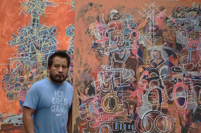 El artista en su estudio de Oaxaca