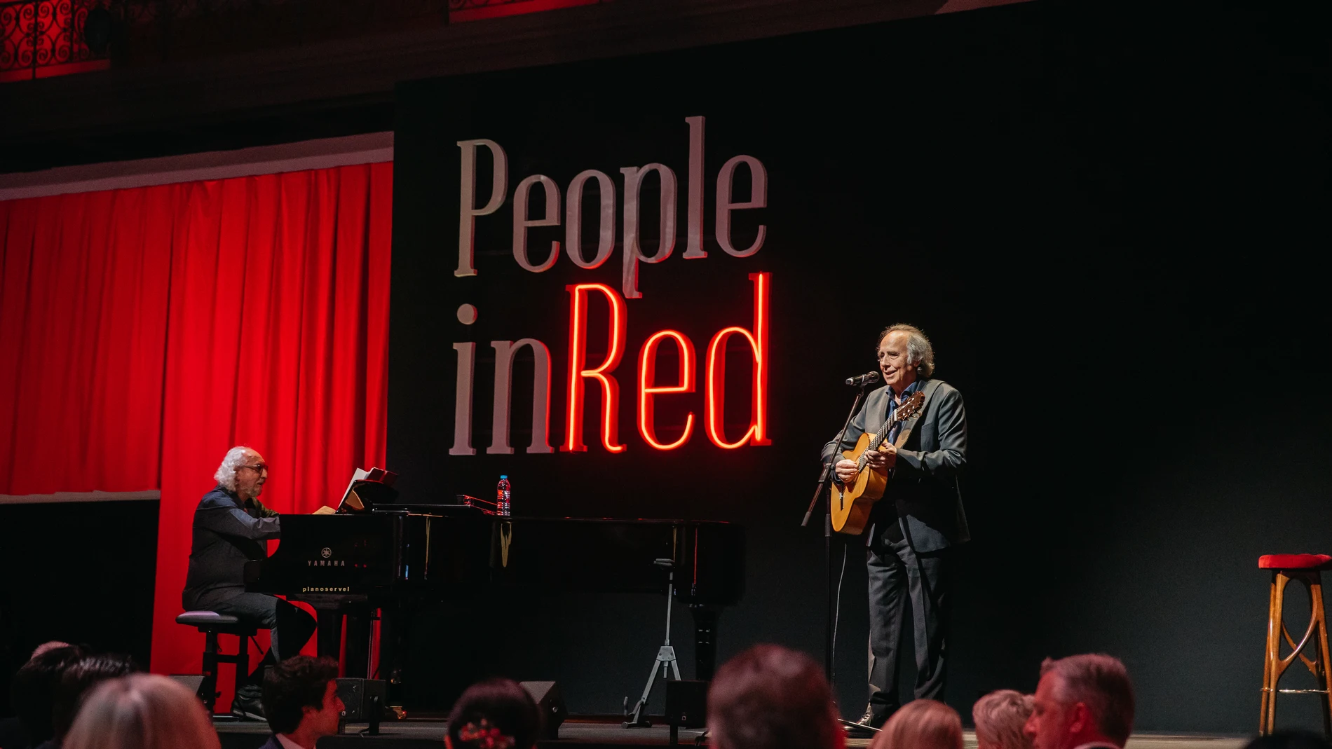 Joan Manuel Serrat en la gala People in Red