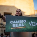 La candidata de Vox a la Presidencia de la Junta, Macarena Olona, participa en un acto público de la campaña electoral andaluza