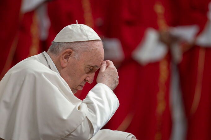 El papa Francisco ayer- domingo 5 de junio de 2022-, durante la misa de Pentecostés