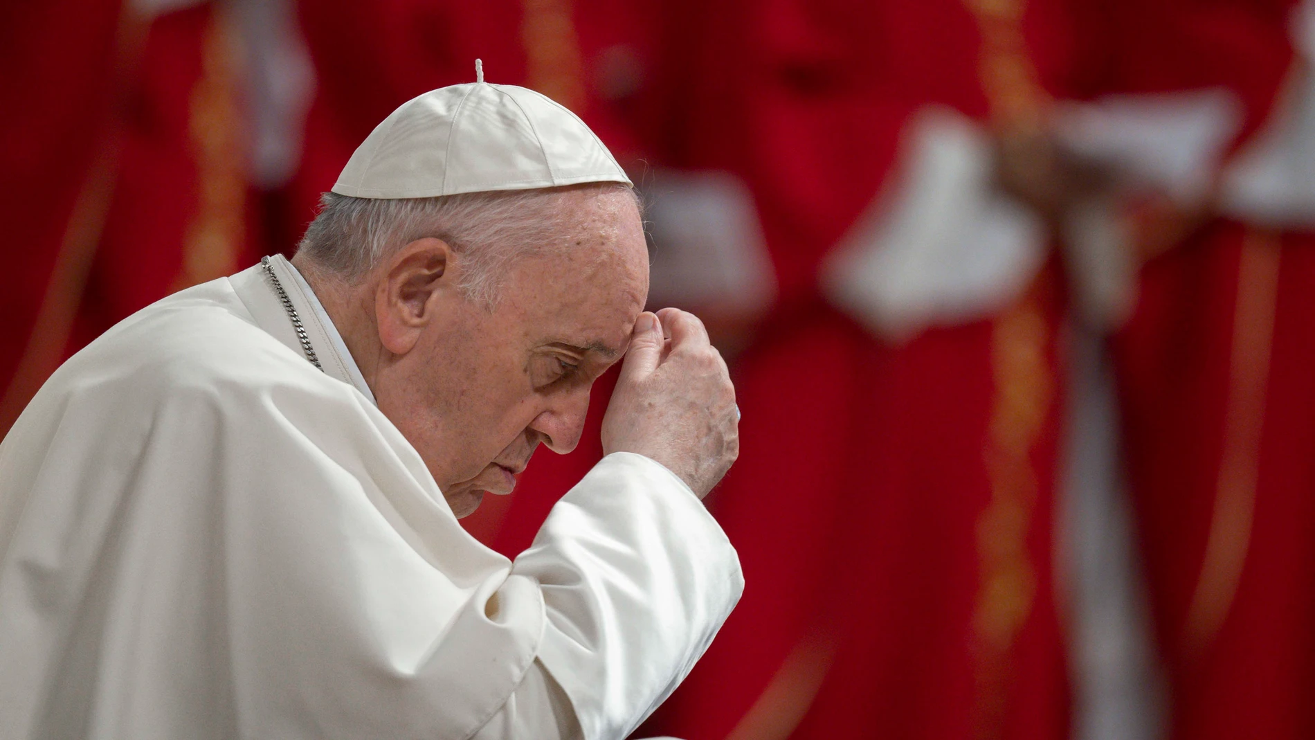 El papa Francisco ayer- domingo 5 de junio de 2022-, durante la misa de Pentecostés