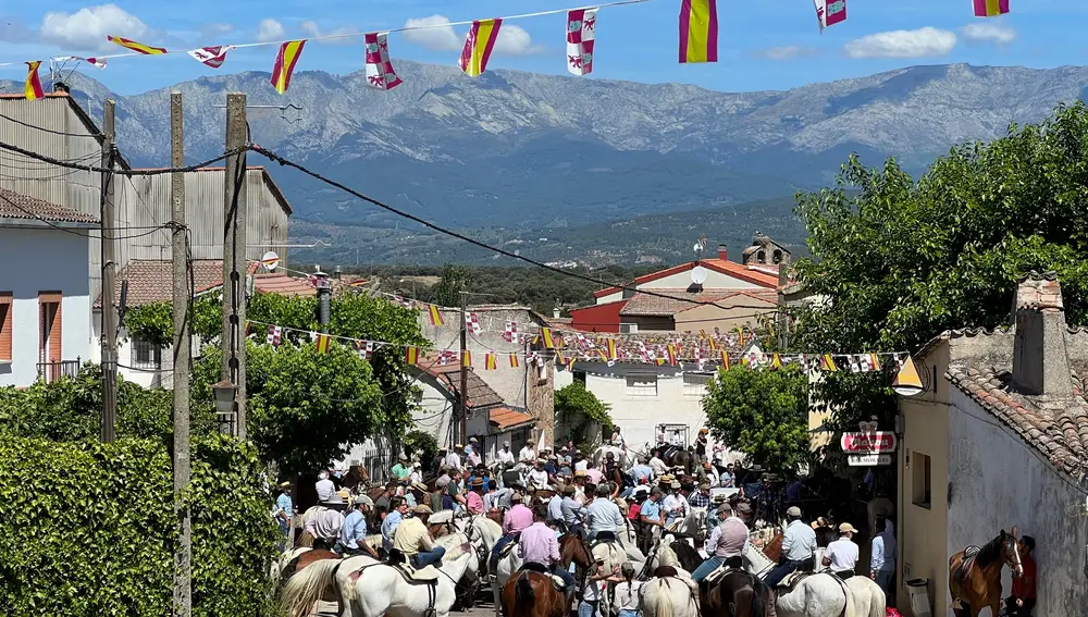 Romería del Cristo de la Luz, desde Lanzahíta a Hontanares