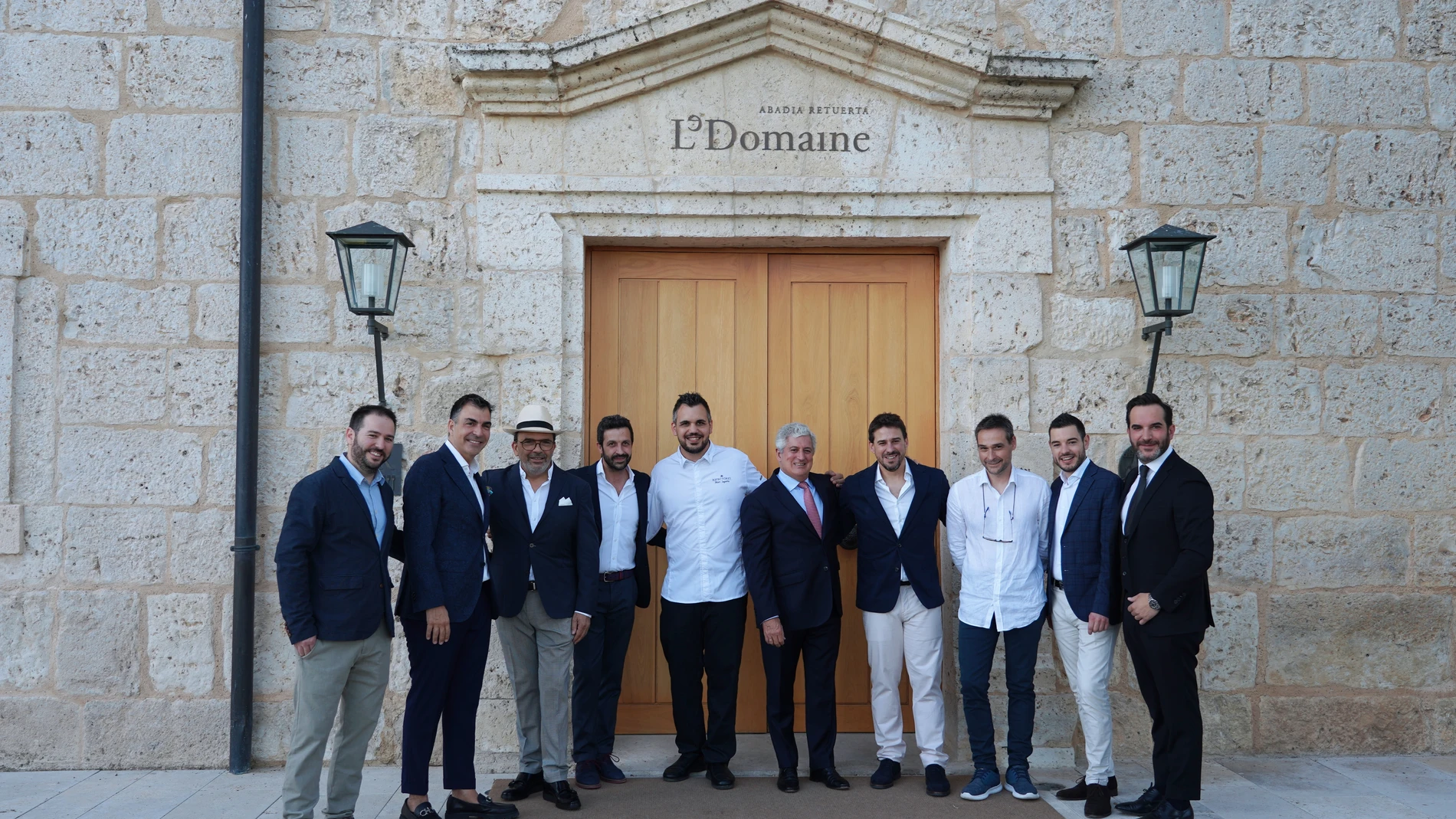 Abadía Retuerta LeDomaine celebra su X aniversario con una cena especial que reúne a varios cocineros con estrella Michelin y autoridades autonómicas, personalidades del sector gastronómico y del turístico nacional