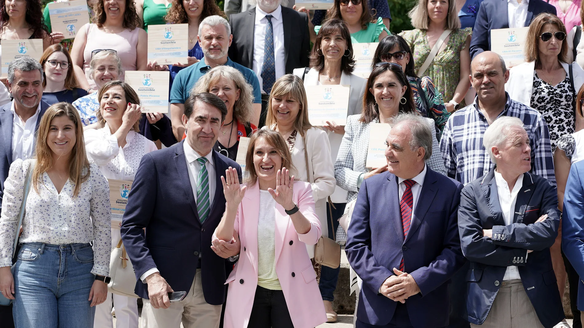 Los consejeros Rocío Lucas y Suárez-Quiñones entregan el sello de Centro Educativo Sostenible a 28 nuevos colegios