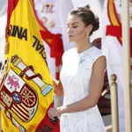  La Reina Letizia ensalza el compromiso “sereno y audaz” de la Fuerza de Guerra Naval Especial al entregarle la bandera de unidad