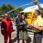 La presidenta Isabel Díaz Ayuso, acude a la presentación del plan Infoma 2022 por la protección contra incendios, realizando un simulacro de extinción con helicóptero en el parque de Polvoranca de Leganés.
