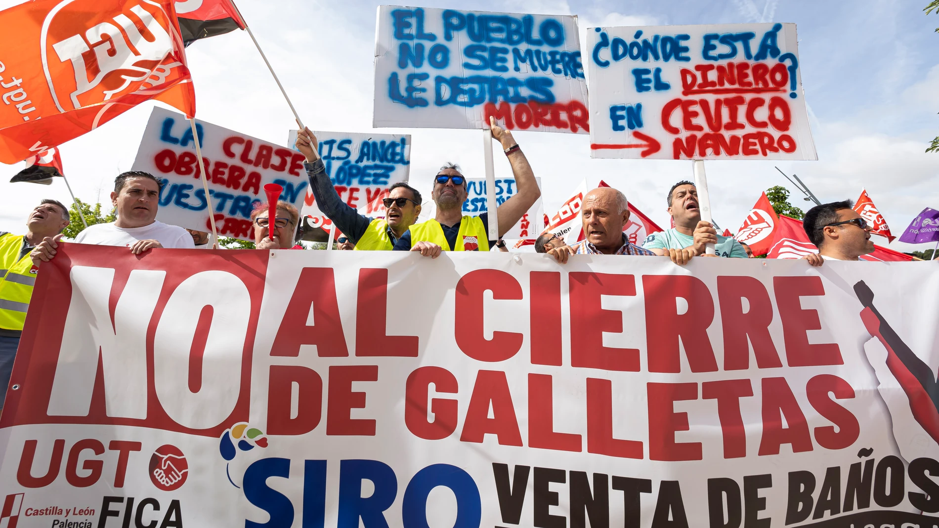 Trabajadores de Siro se manifiestas este miércoles en las puertas de las Cortes