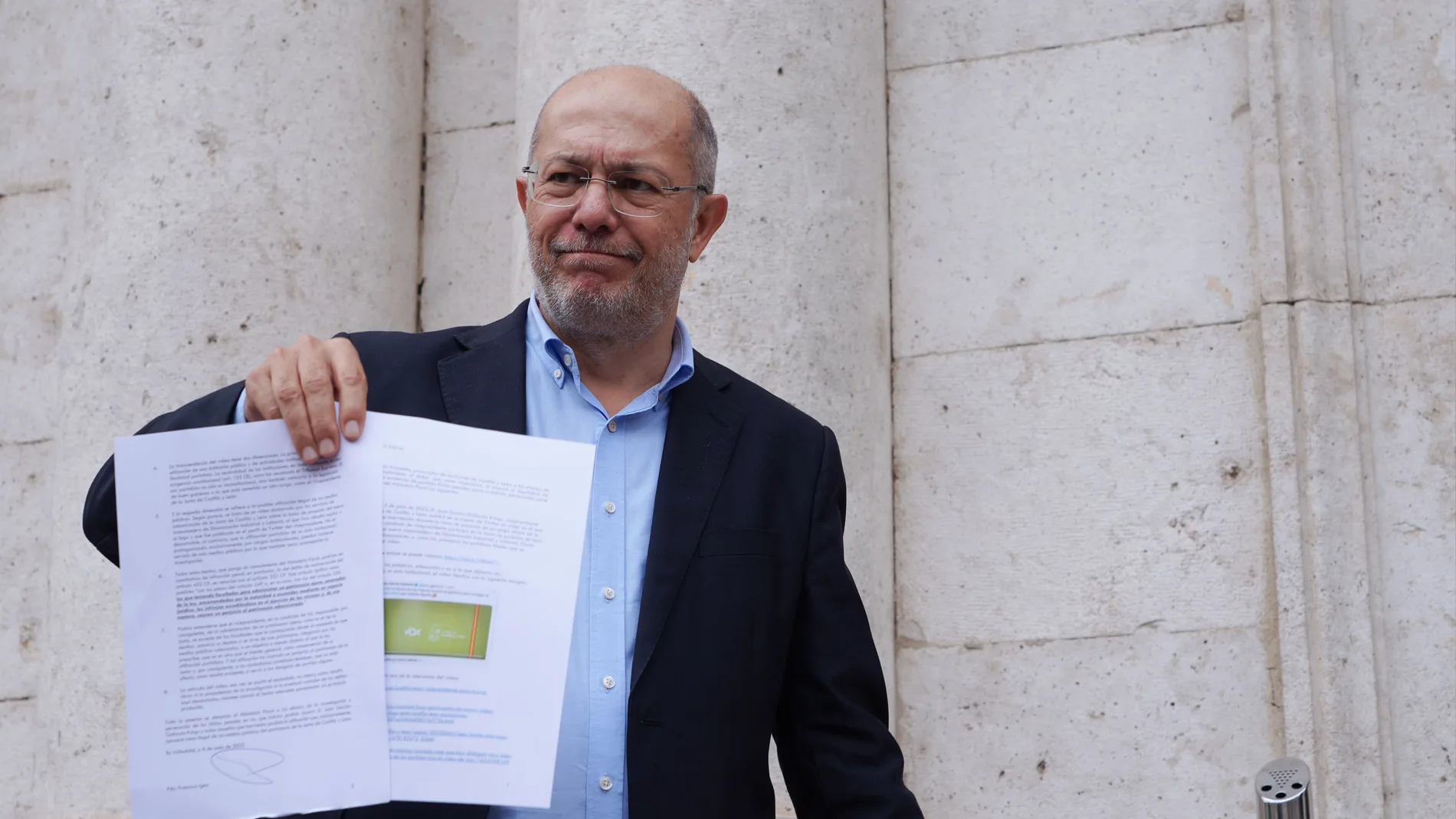 El procurador de Ciudadanos en las Cortes de Castilla y León, Francisco Igea, presenta una denuncia ante la Fiscalía por el presunto uso inadecuado de los recursos públicos del Ejecutivo autonómico por parte del vicepresidente de la Junta, Juan García-Gallardo