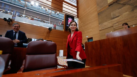 La presidenta de la Comunidad de Madrid, Isabel Díaz Ayuso, durante la sesión de control de este jueves en la Asamblea de Madrid