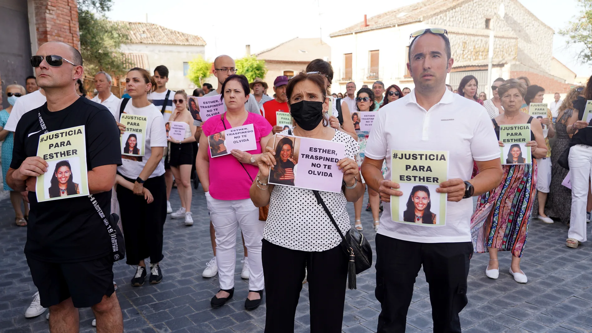 Concentración en Traspinedo (Valladolid) en recuerdo de Esther López y en apoyo a su familia al cumplirse cinco meses desde su desaparición