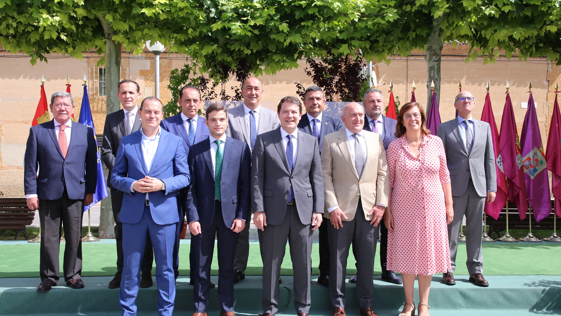 El presidente de la Junta, Alfonso Fernández Mañueco, presenta el nuevo Fondo de Cohesión Territorial, junto a Jesús Julio Carnero, y presidentes de las Diputaciones, entre otros
