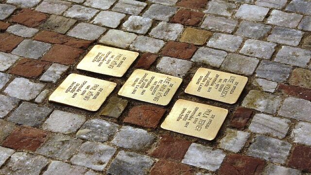 Placas en Zamora del proyecto ideado por el alemán Günter Demnig 