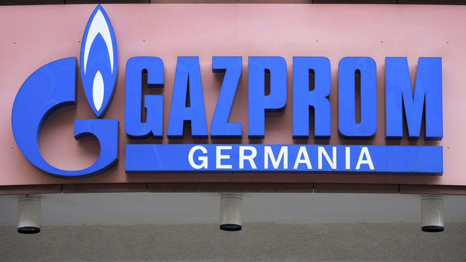 Gazprom justifica el recorte de gas por el retraso de unas reparaciones