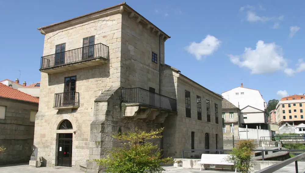 En Redondela se alza la Casa da Torre, en la que se ubica un bonito albergue de la Xunta de Galicia