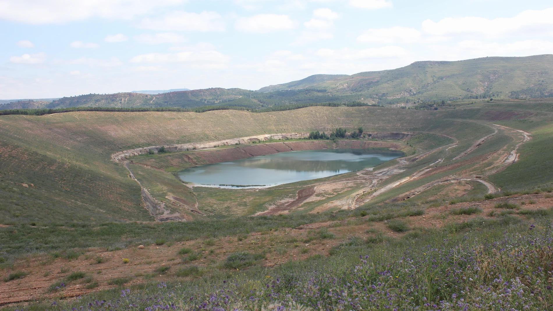 Balsas de las antiguas minas de Estercuel en Teruel, energía hidráulica