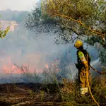  Incendio forestal: evacúan a los vecinos de un pueblo de Castellón rodeado por las llamas