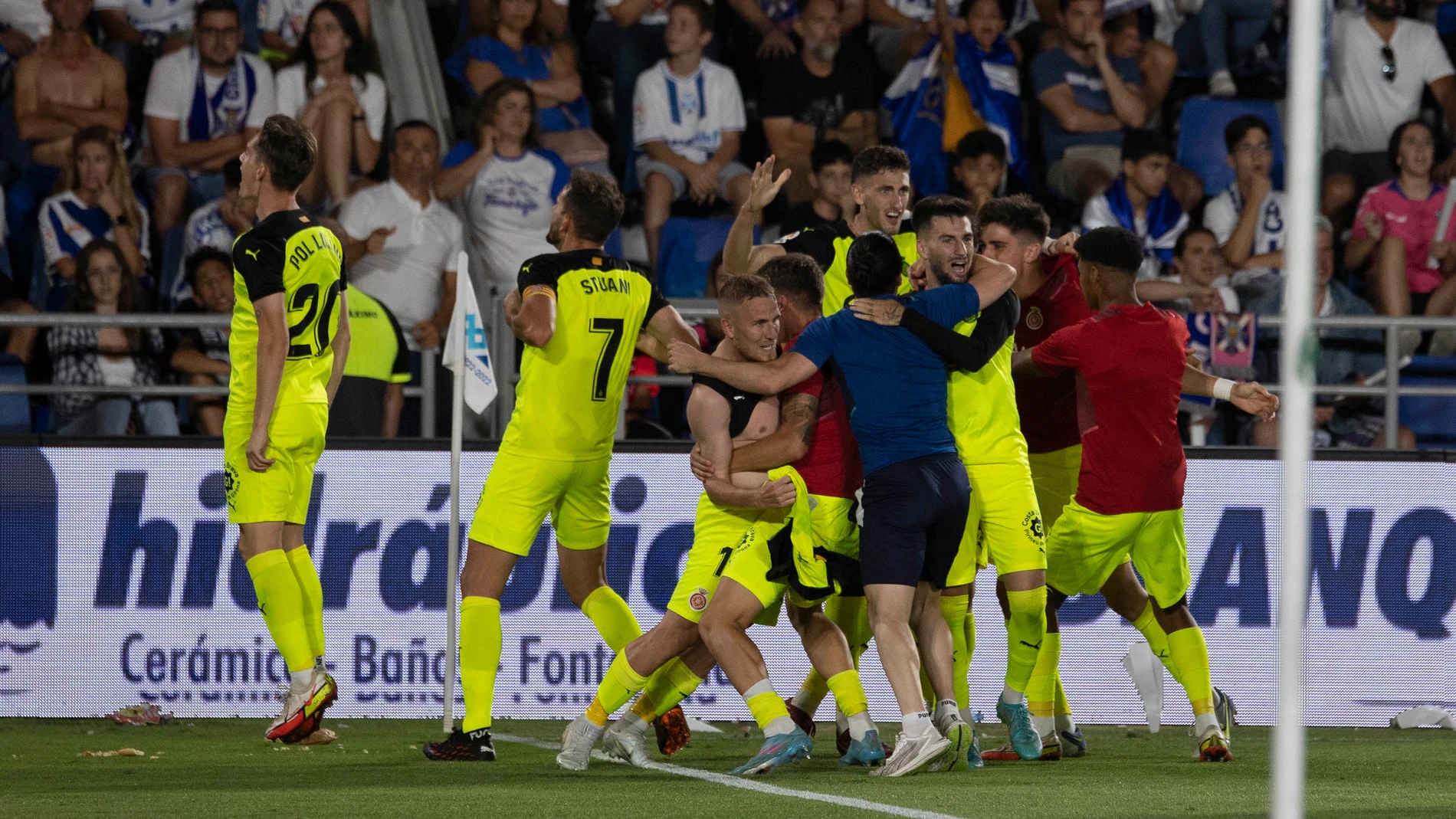 Los jugadores del Girona celebran el tercer gol ante el Tenerife