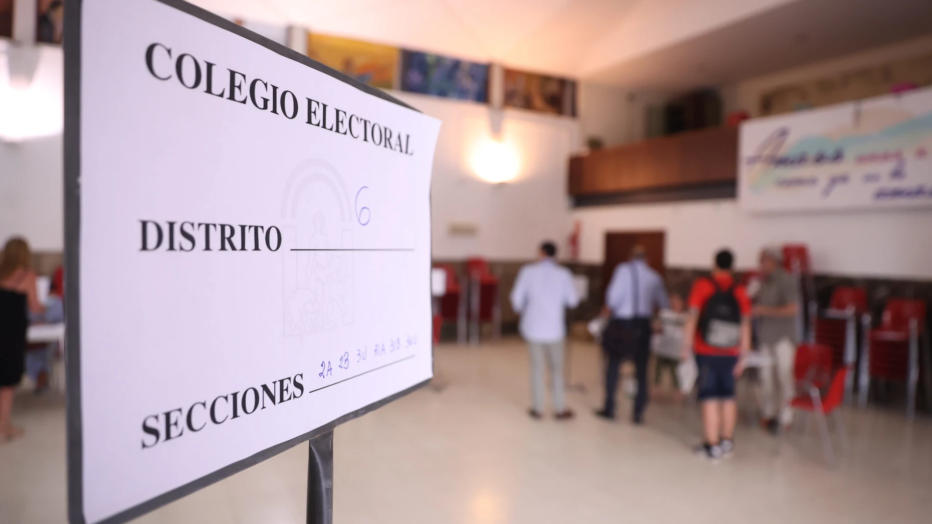 Colegio electoral constituido en Sevilla este 19 de junio de 2022 para las elecciones autonómicas JOAQUÍN CORCHERO/EUROPA PRESS 19/06/2022