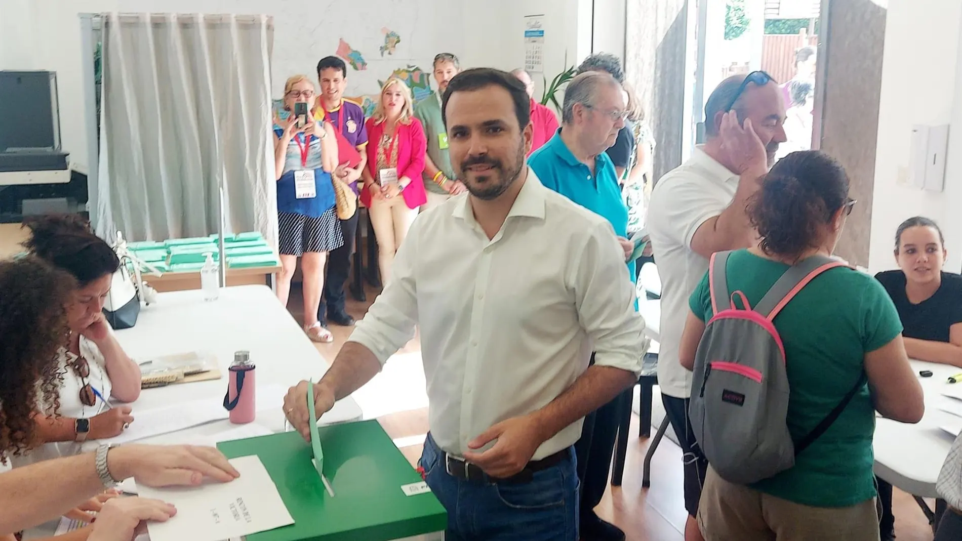 Alberto Garzón, votando