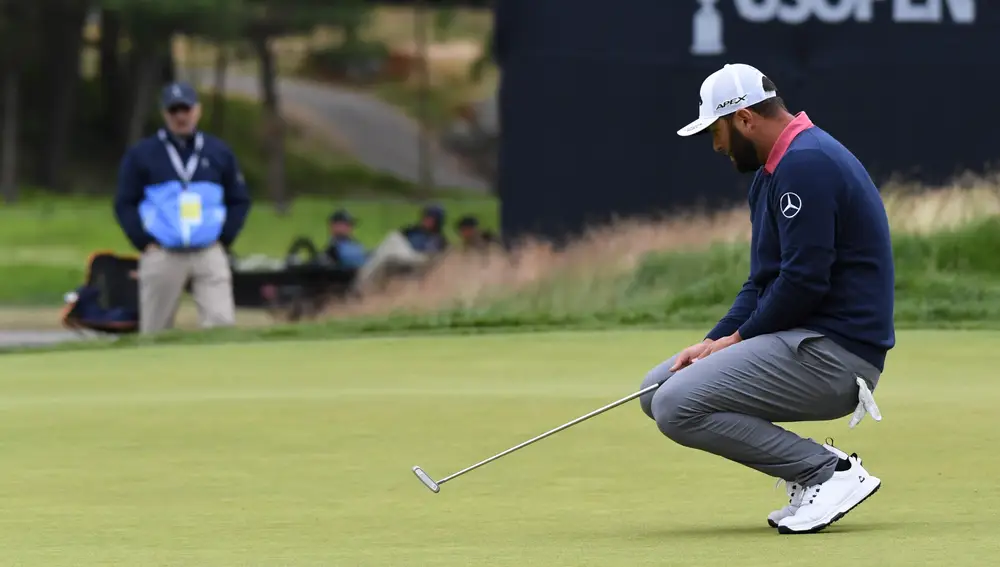 Jon Rahm se lamenta durante la última jornada del US Open de golf