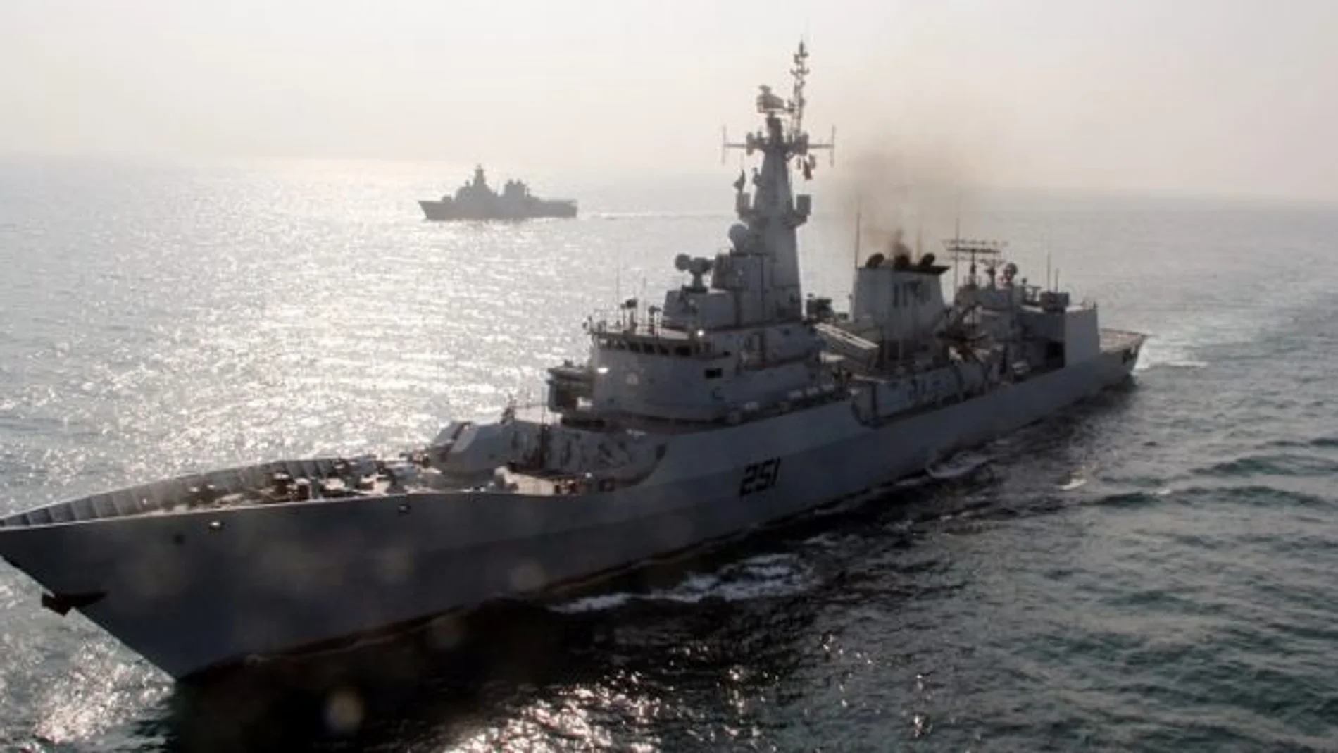 La fragata PNS Zulfiqar de fabricación china operada por la Armada de Pakistán