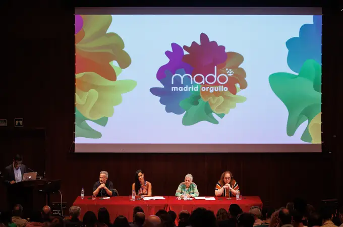 Estampida de representantes del PP en la presentación del Orgullo de Madrid