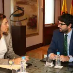 La alcaldesa de Archena, Patricia Fernández, y el presidente del PP murciano, Fernando López Miras, en una imagen de archivo