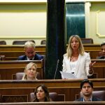 La portavoz de Servicios Sociales del Grupo Parlamentario Popular, Alicia García, durante la sesión de control al Gobierno