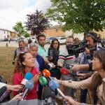 Vecinos de la localidad de Otero de Bodas afectada por el incendio de la Sierra de la Culebra