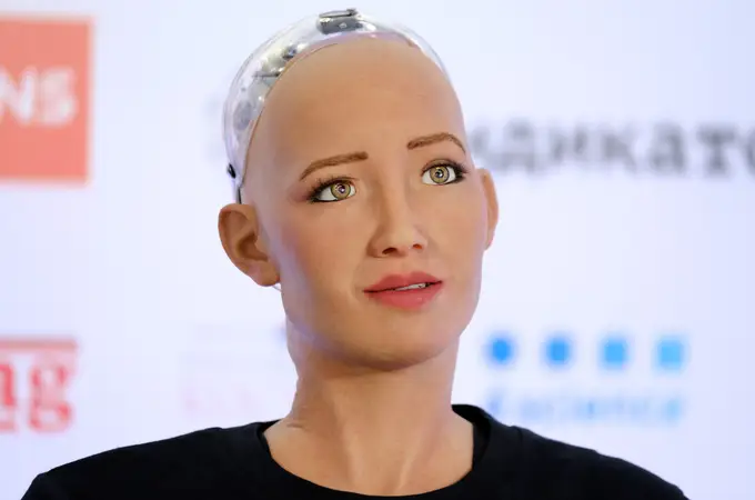 Robots humanoides con piel artificial y los cinco sentidos