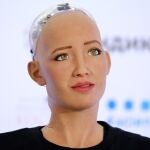 Sophia es la robot humanoide más famosa del mundo. Puede contestar preguntas al tiempo que aprende y tiene registradas diferentes expresiones faciales